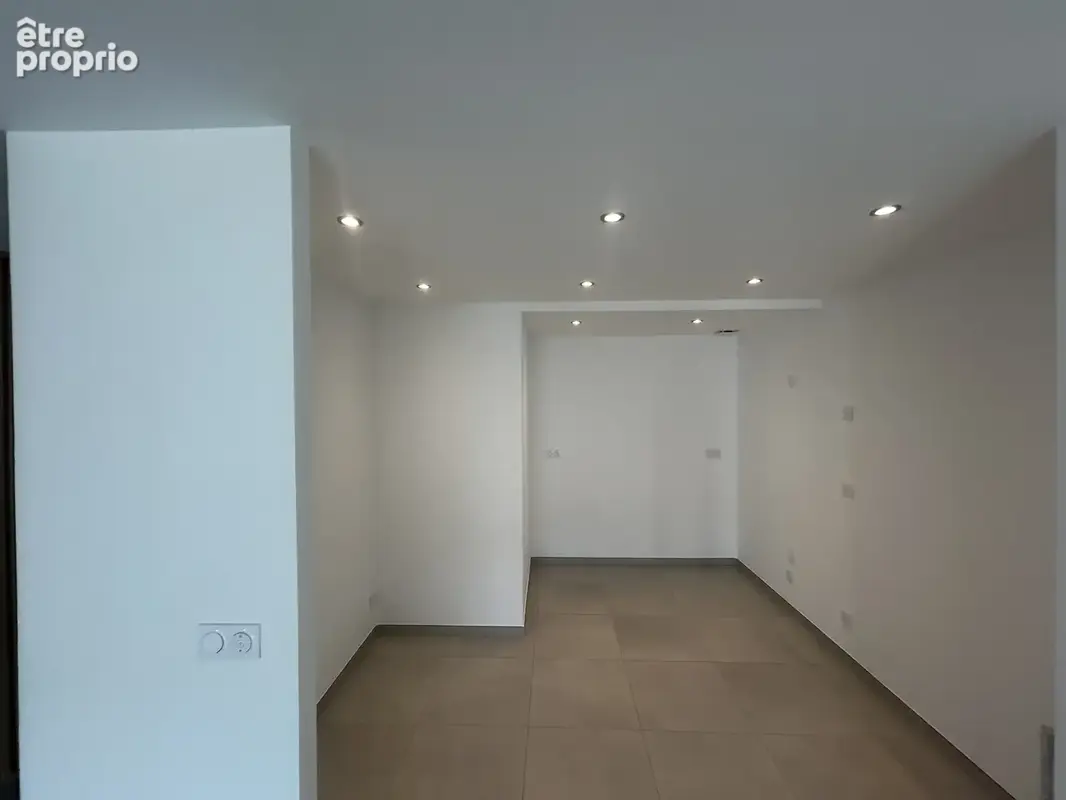 T4 110 m2 avec jardin et stationnement - photo 3