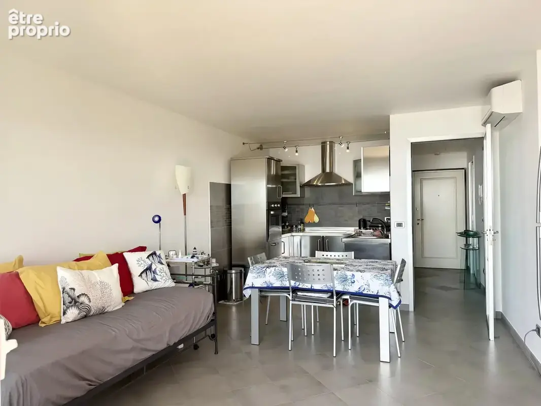 Exceptionnel deux pièces en rez-de-jardin avec parking, vue panoramique sur la mer et la Principauté de Monaco - photo 13
