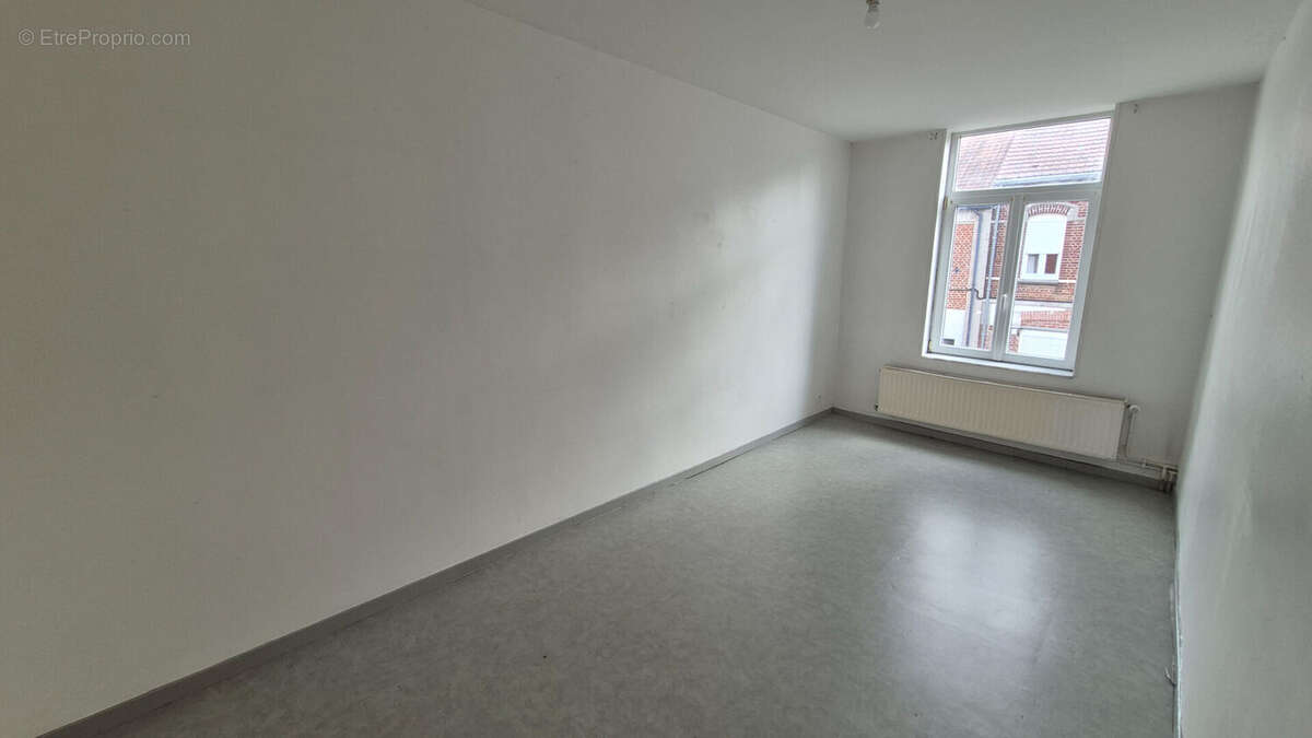 Maison à QUIEVRECHAIN