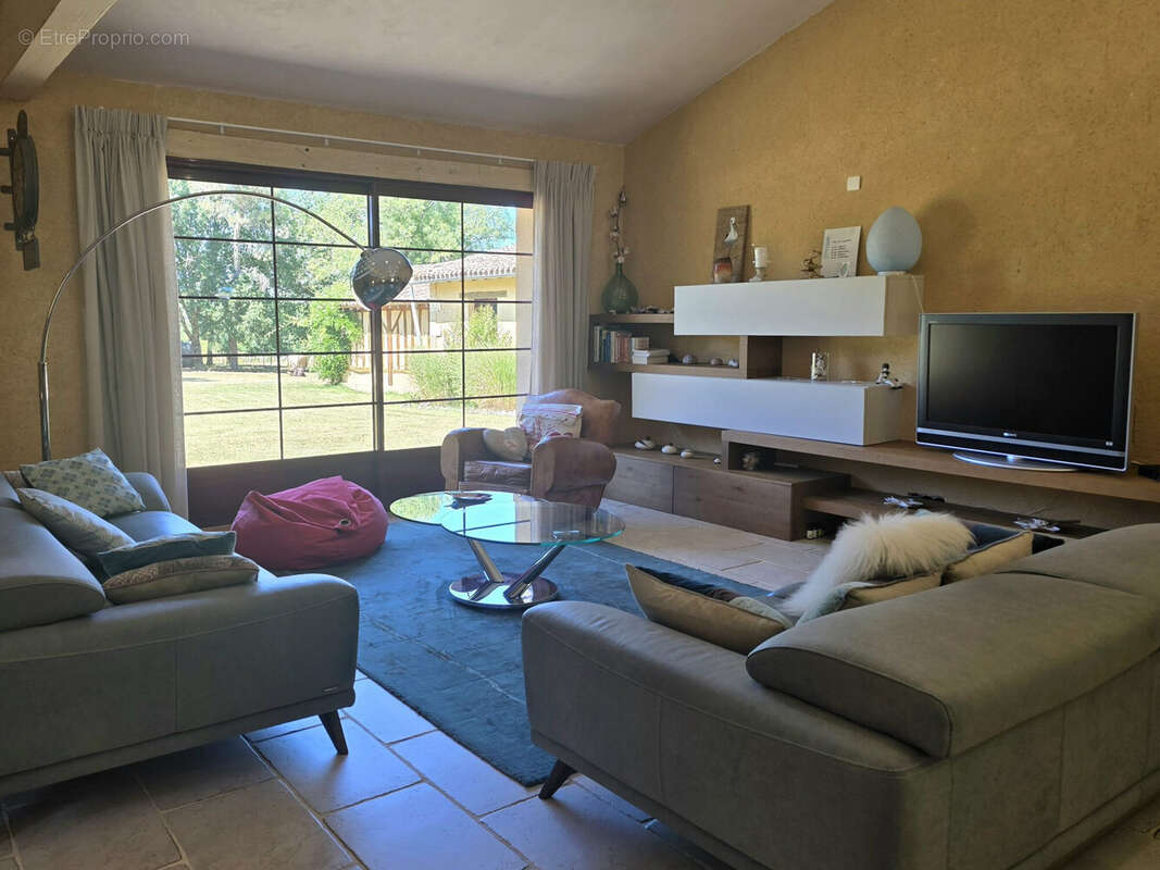 Maison 204 m² à Fraisse  - photo 8