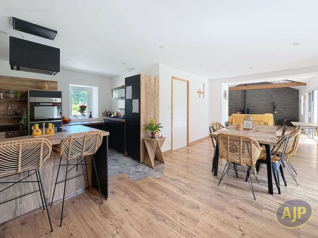 Maison Apremont 152.5 m²  habitables sur 6790 m² de terrain - photo 3