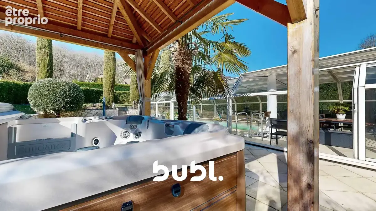 Propriété 470 m2 / terrain 1 193 m2 - piscine couverte chauffée - Commissions charge vendeur réduites - photo 3