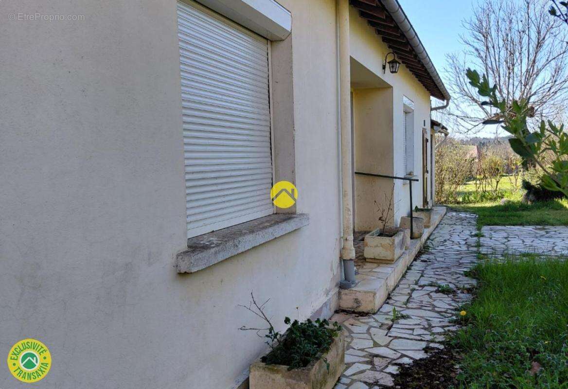 Maison à SAINTE-ALVERE