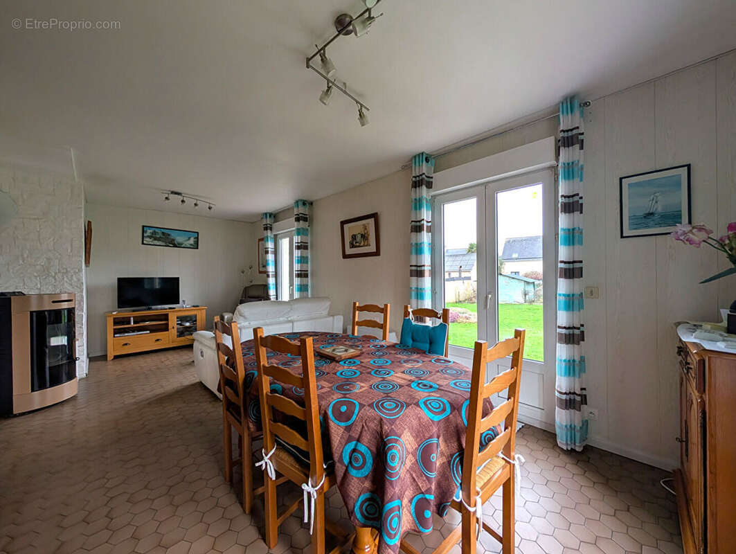 Maison à ROZ-SUR-COUESNON