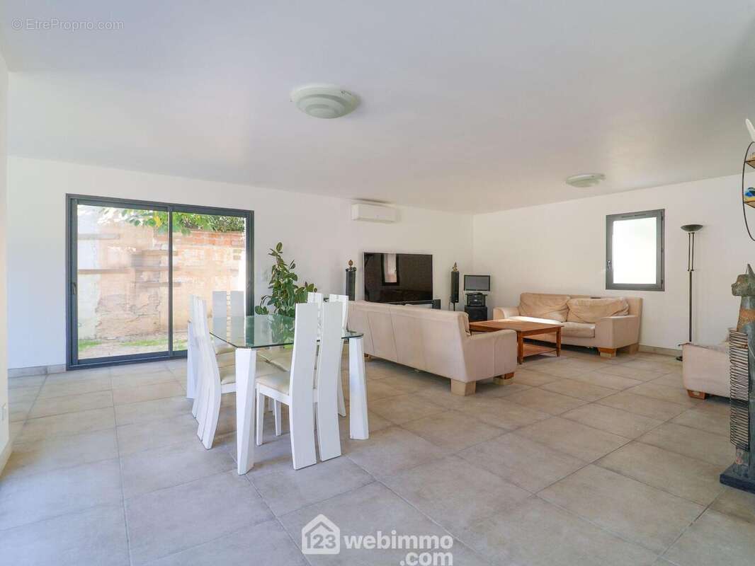 Maison 141 m² à Marseille-9e  - photo 6