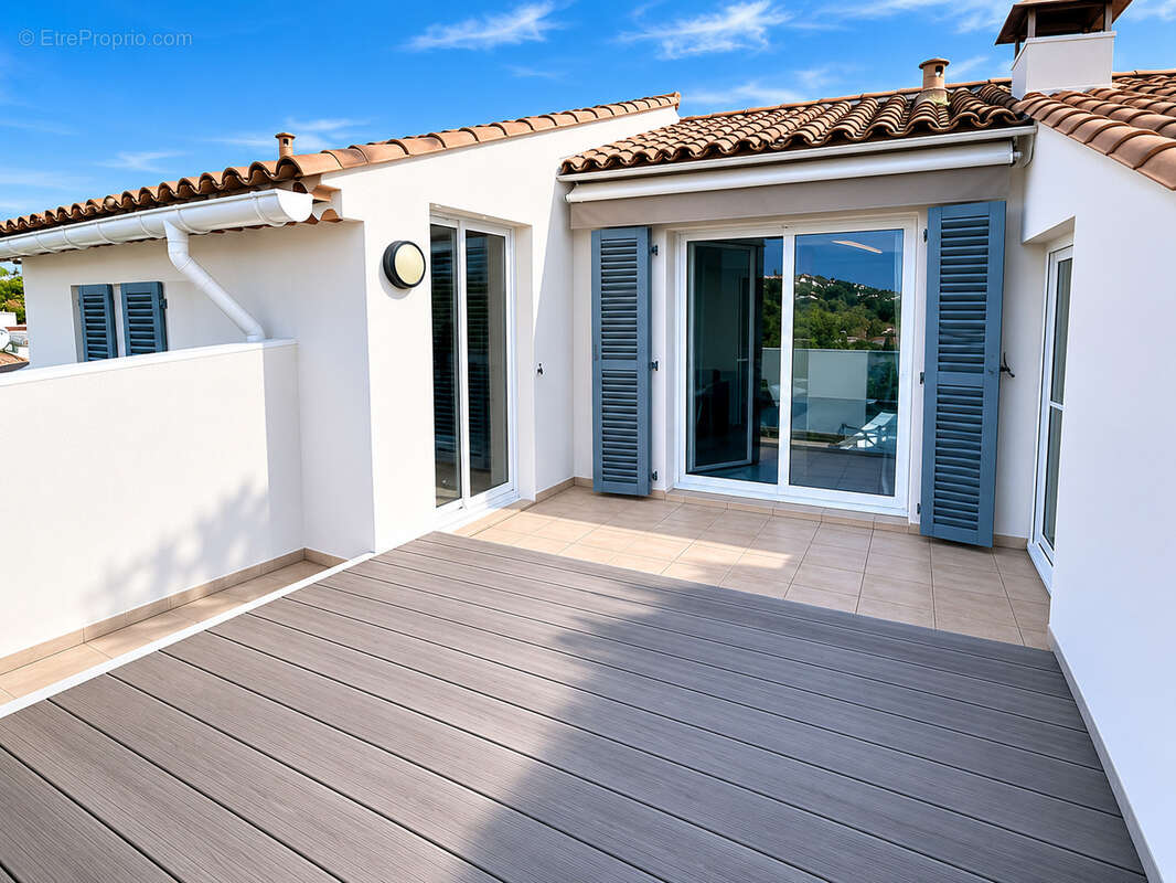 Appartement à LA CROIX-VALMER