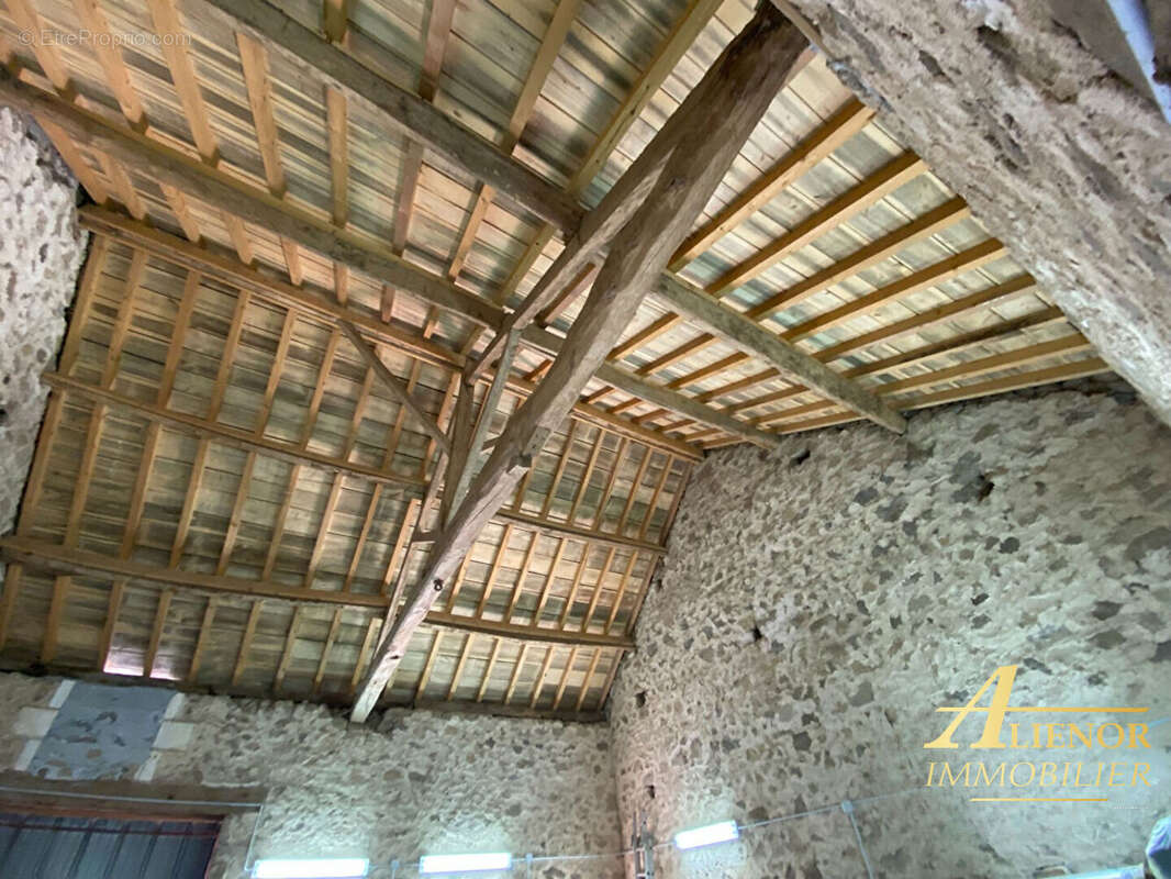 Maison à SAVIGNAC-DE-NONTRON