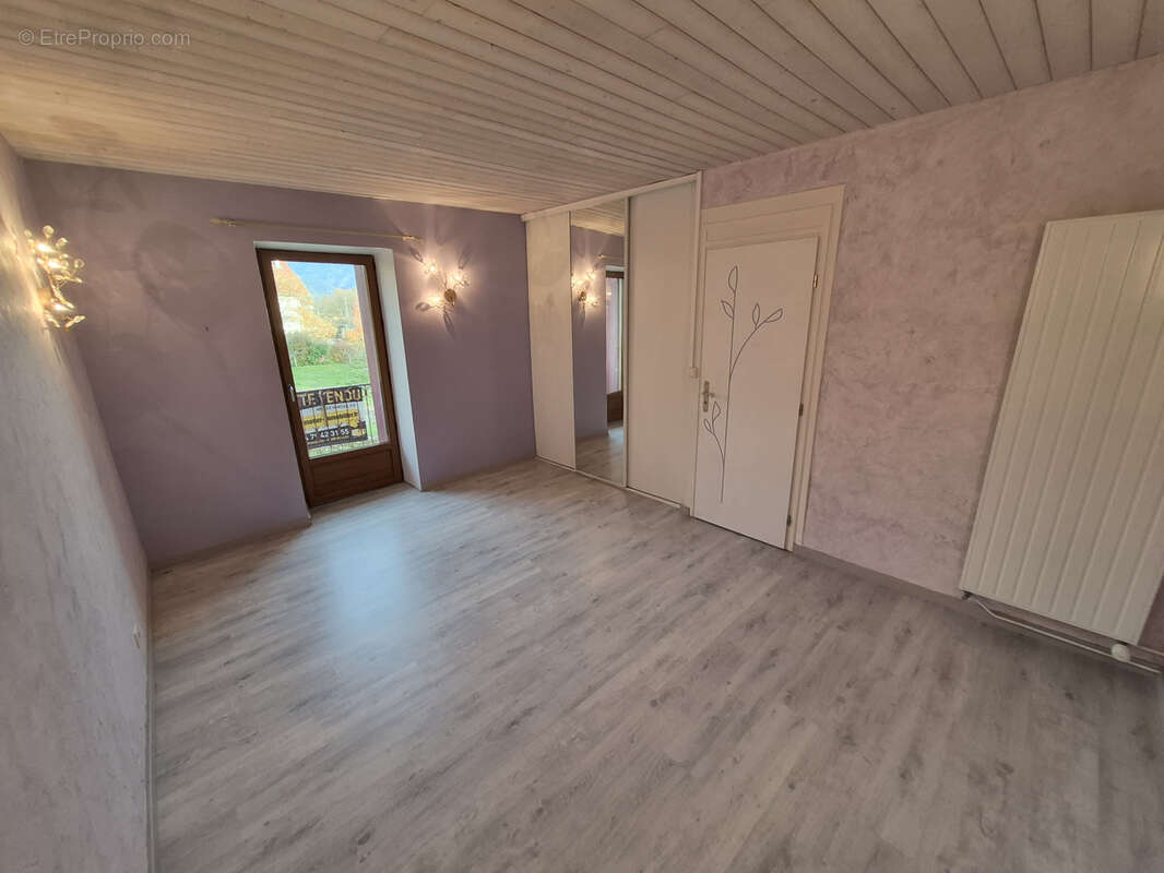 Maison à LOMPNIEU