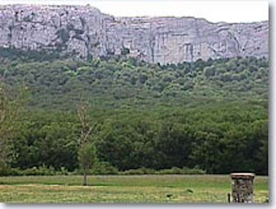 Terrain à PLAN-D'AUPS-SAINTE-BAUME