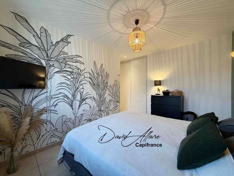Maison à LARAGNE-MONTEGLIN
