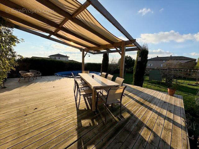 Maison à SAINT-ETIENNE-SUR-CHALARONNE