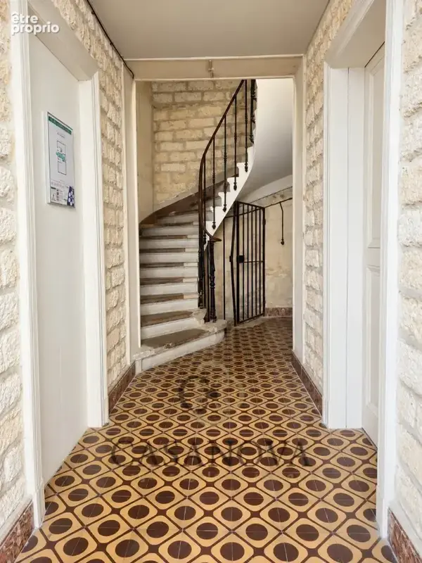 Montpellier Beaux Arts. Loft de 87m² en dernier étage avec garage. - photo 9