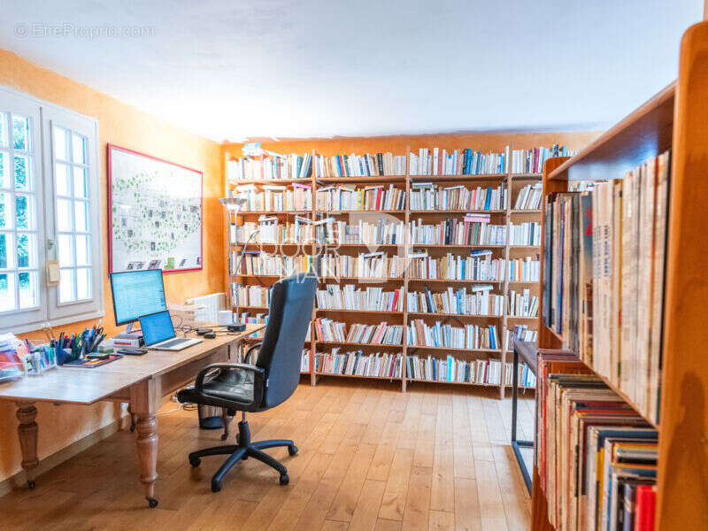 Maison à COSSE-LE-VIVIEN