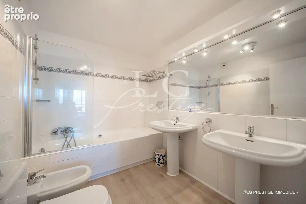 Appartement Vue Mer Panoramique 4 Pièces 125 m2 - photo 13