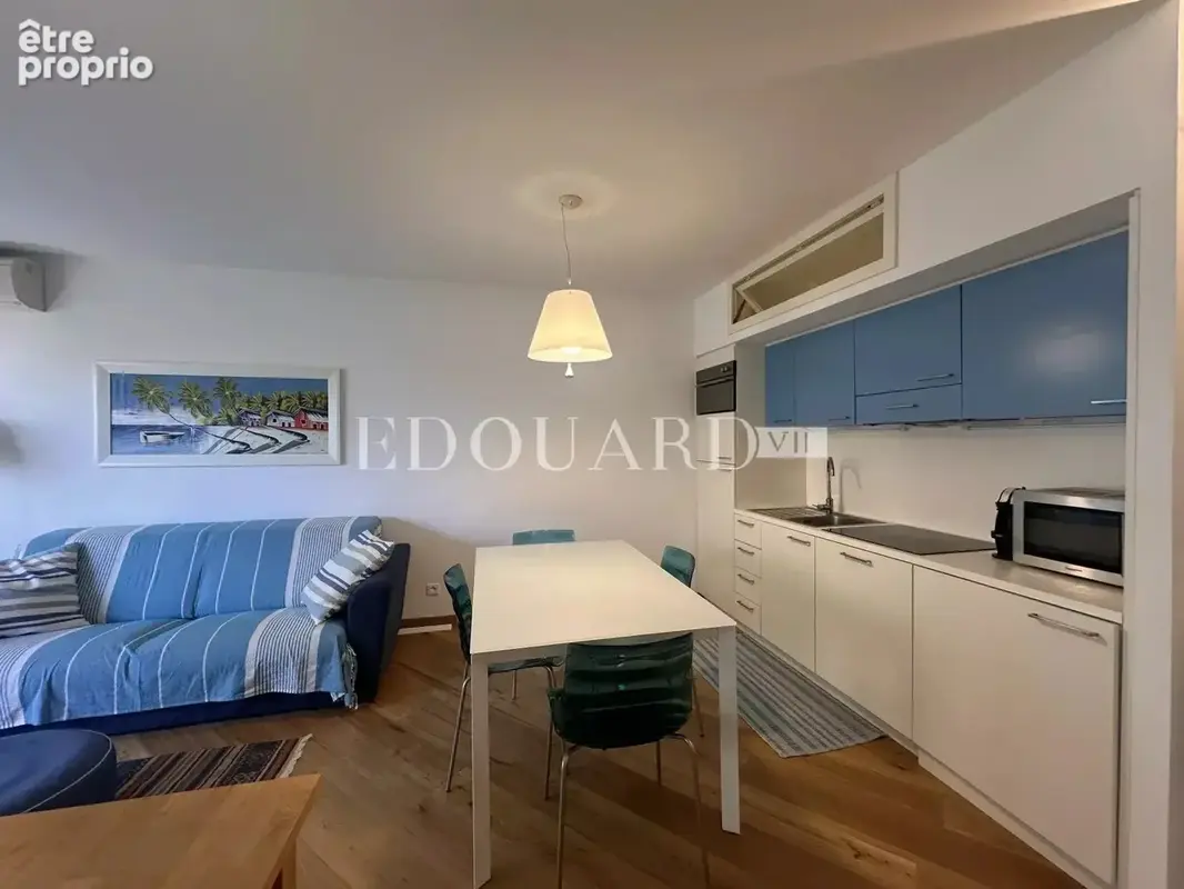 En exclusivité trois pièces en excellent état avec grande terrasse, vue mer et parking, face aux Sablettes - photo 13