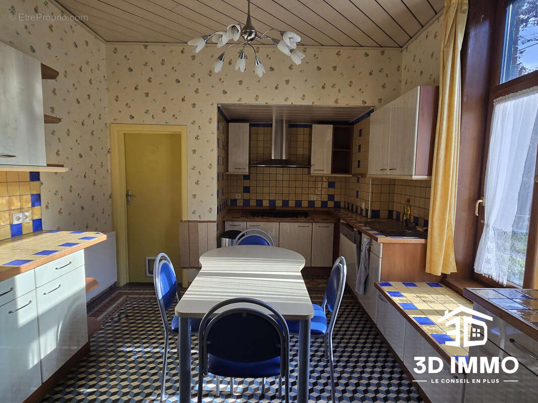 Maison 189 m² à Eppe-Sauvage  - photo 7