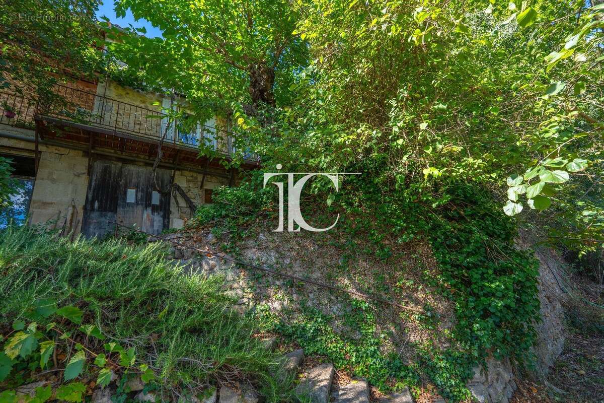 Maison à LES ASSIONS