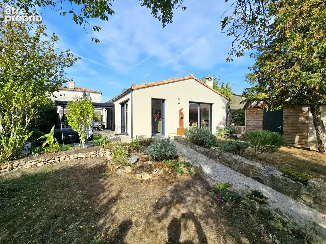 Coup de cœur à Tiffauges   Maison rénovée de 85 m2 avec jardin et terrasse - photo 9