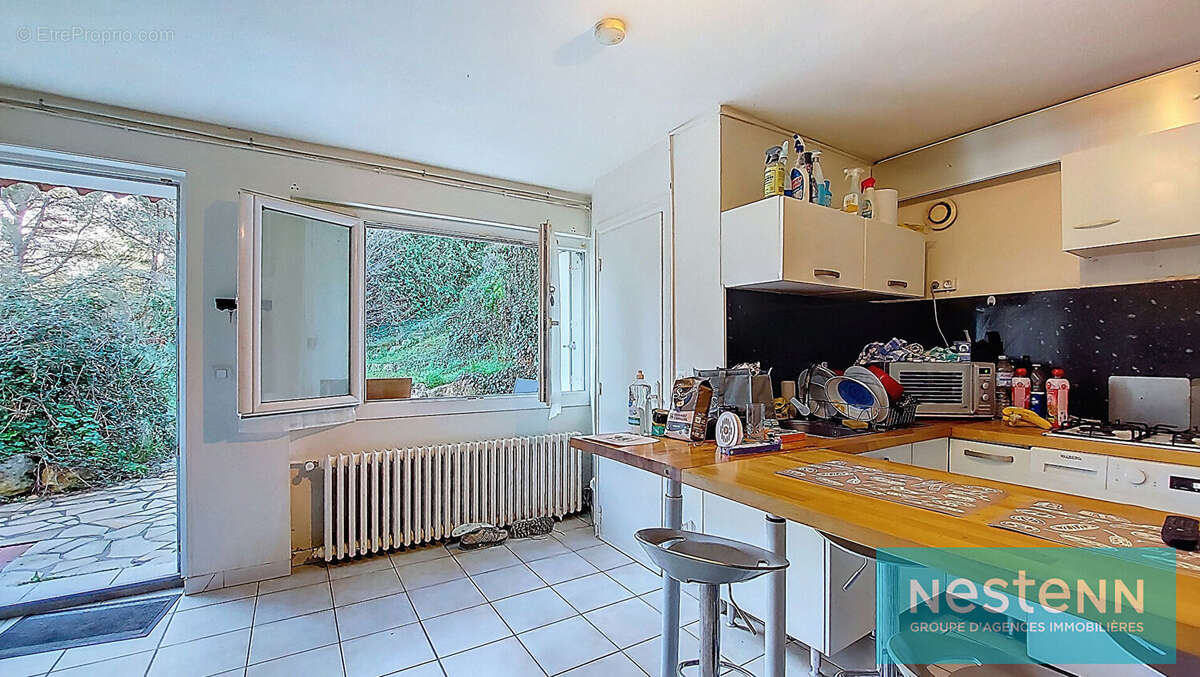 Appartement à SAINT-MITRE-LES-REMPARTS