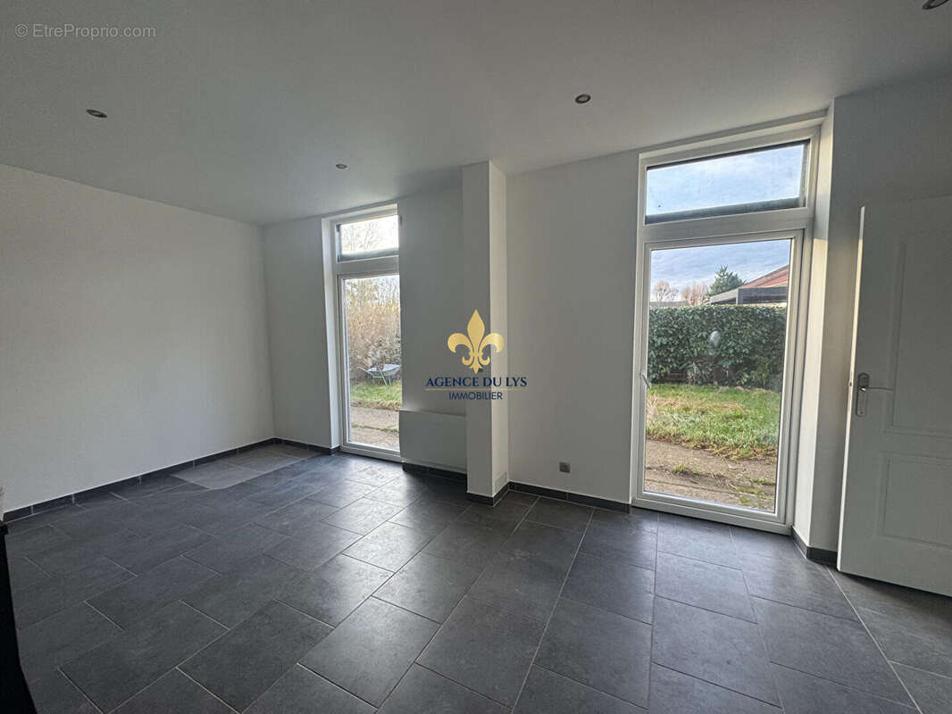 Appartement à LAMORLAYE