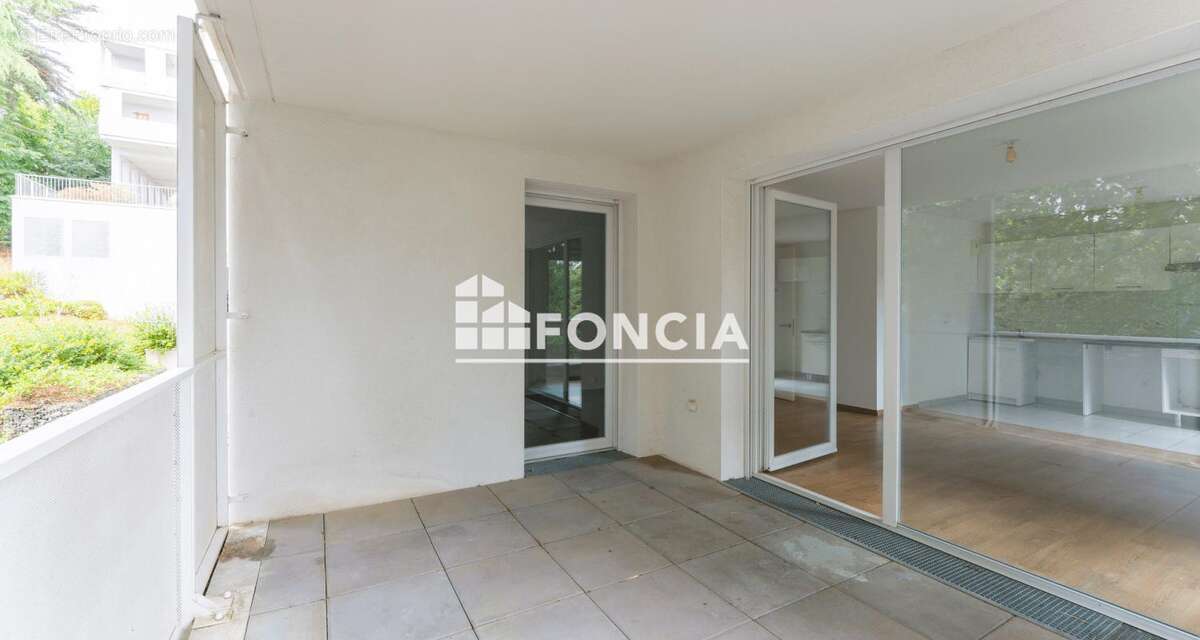 EXCLUSIVITE FONCIA proximité CHÉZINE : beau T3 de 64,68 m2 avec très grand balcon, local vélo, double stationnement au sein d'un - photo 6