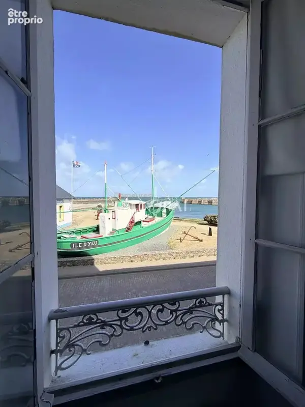 Bel immeuble de 1930 avec une vue mer panoramique à Port Joinville - photo 3