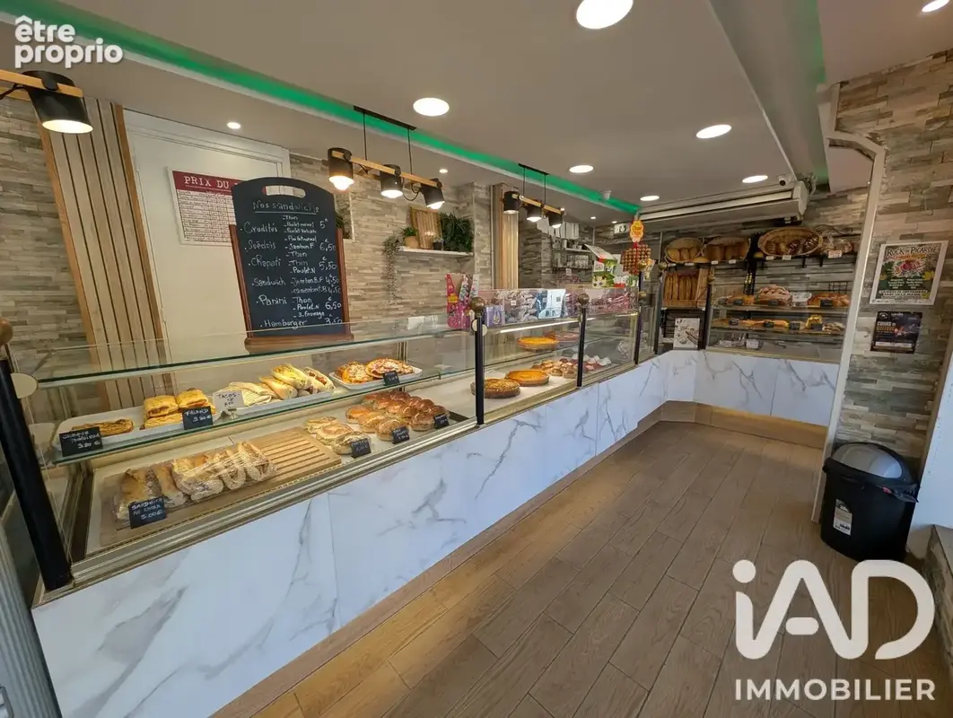 Photo 1 - Commerce à MARGNY-LES-COMPIEGNE