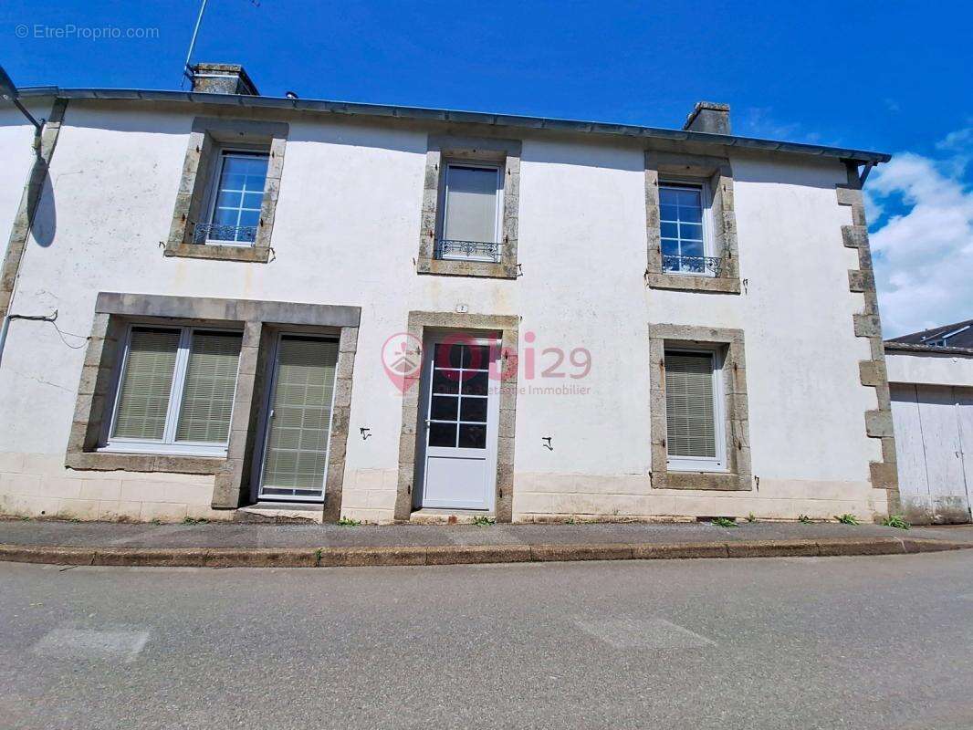 Maison à CAST