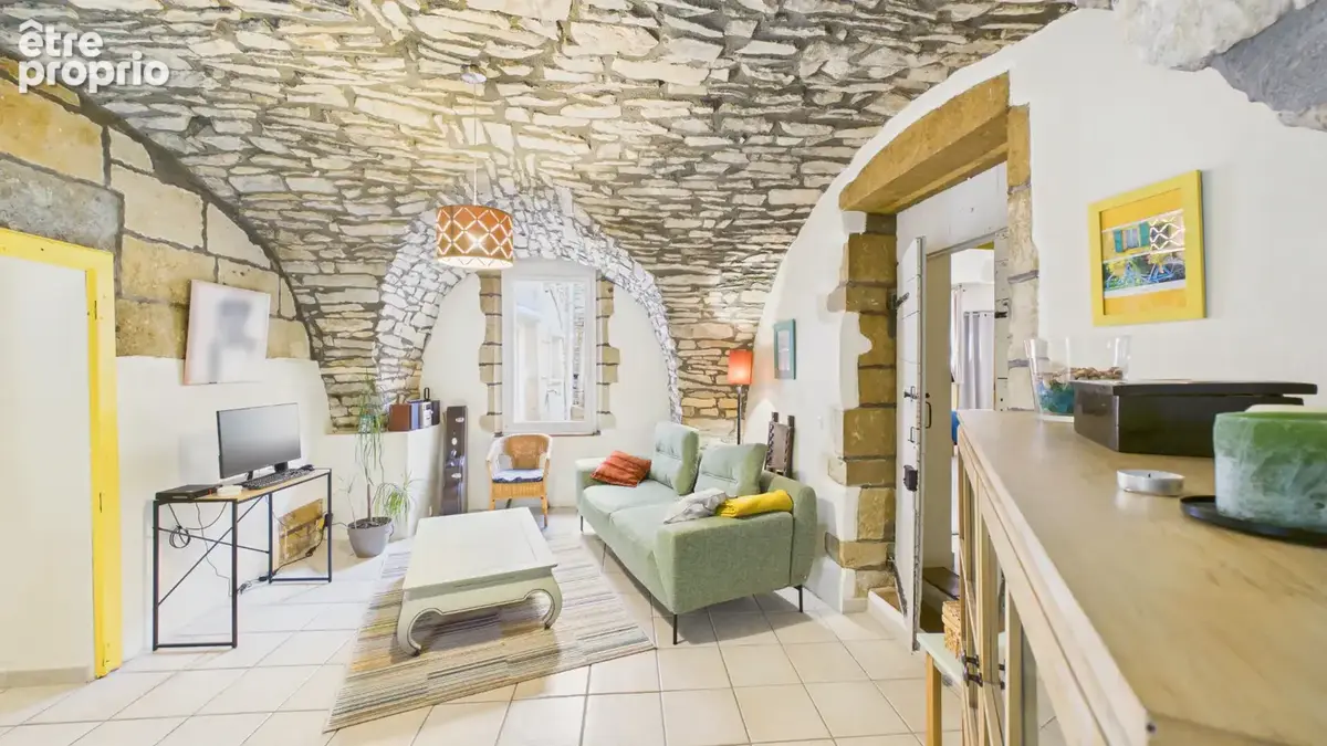 Uchaud , appartement de caractère 86 m² avec cour privative, cave voûtée et 2 chambres - photo 8