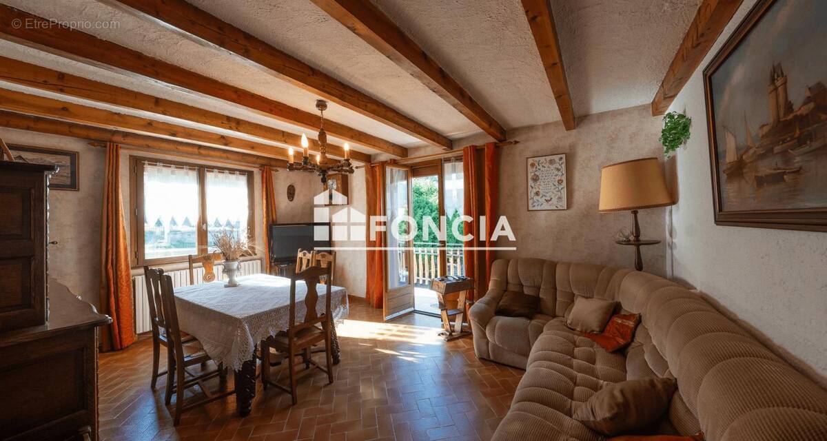 Maison à VILLAR-SAINT-PANCRACE