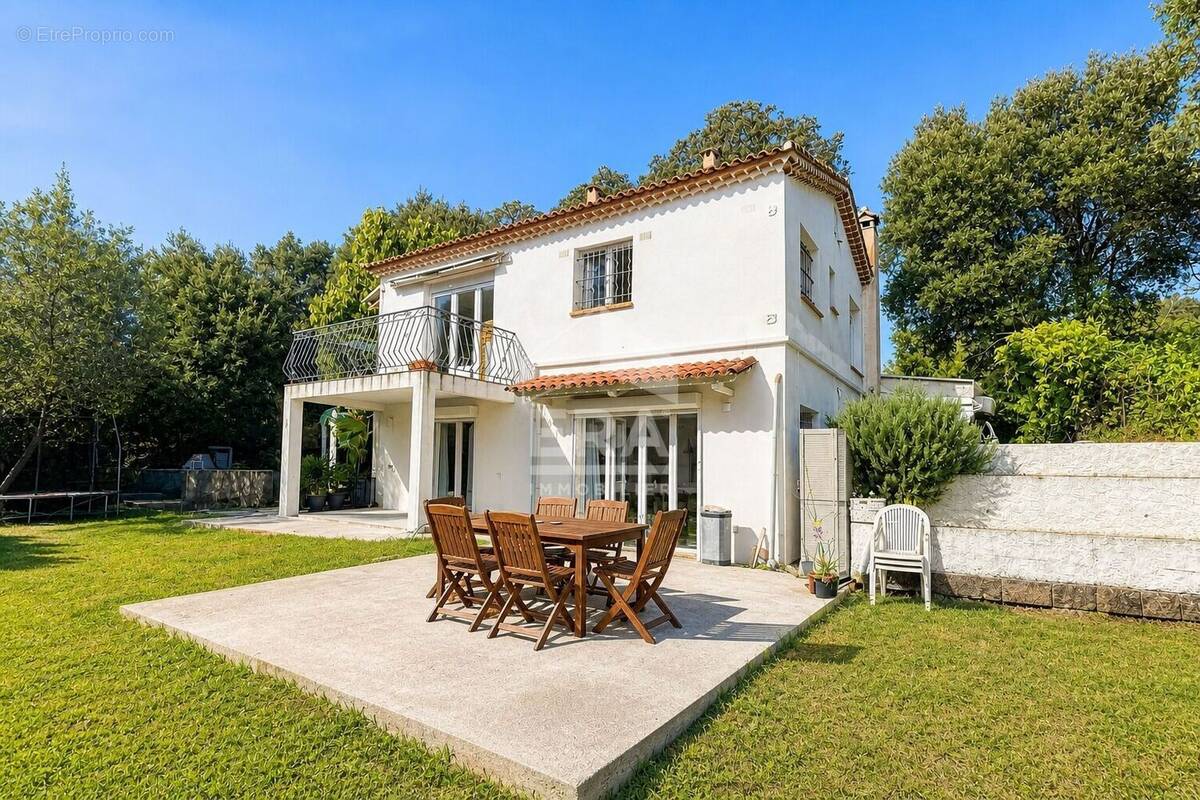 Maison à LE CANNET