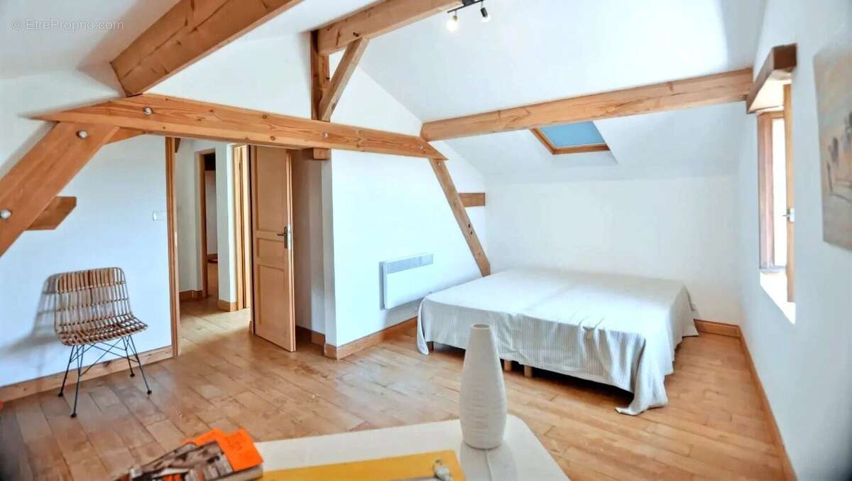 Maison à COURGEAC