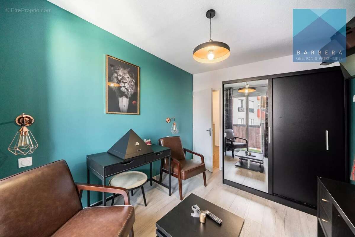 Appartement à SAINT-LAURENT-DU-VAR
