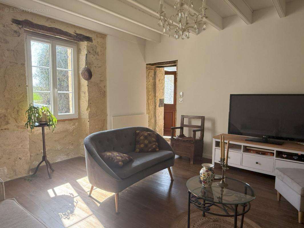 Maison à VALENCE-SUR-BAISE