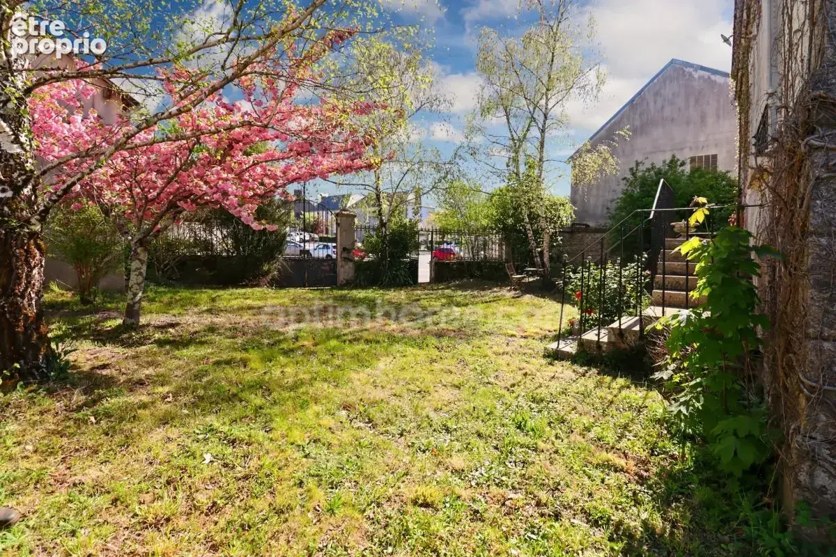 Maison de Charme et de Caractère -175 m² environ - 10 pièces - 7 chambres - Terrain 1450 m² environ - SAINT SULPICE LES FEUILLES - photo 36