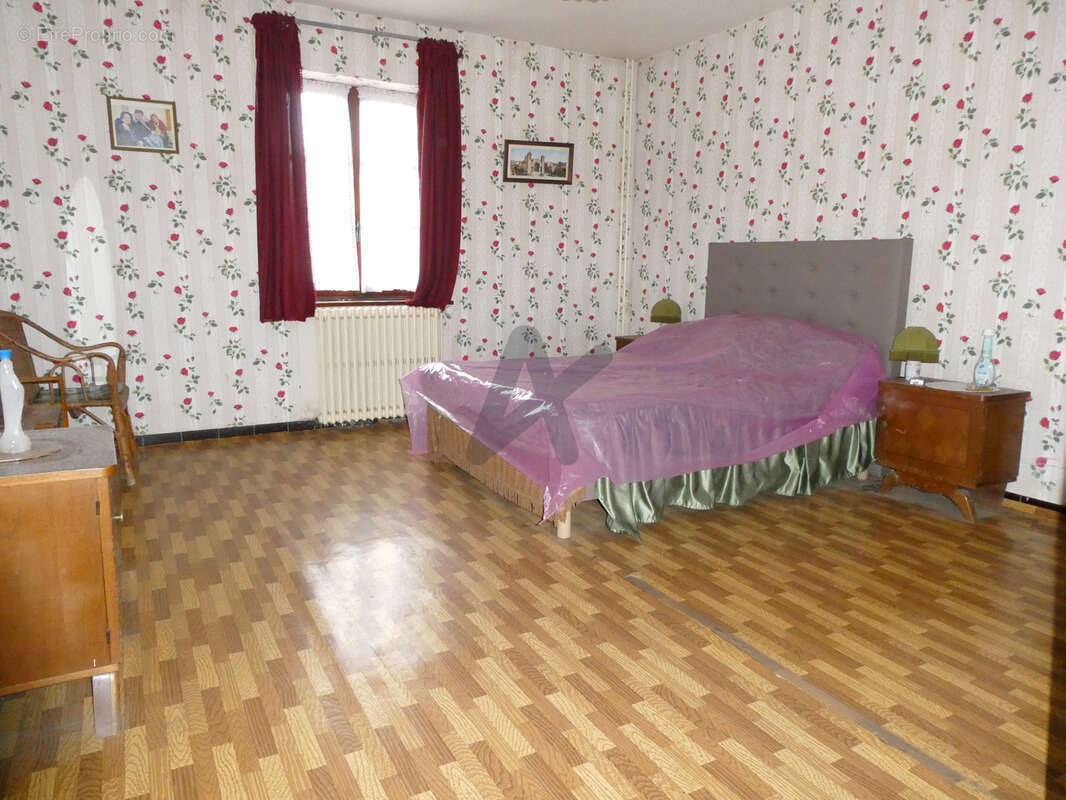 Maison à SAINT-LAURENT-DE-CHAMOUSSET