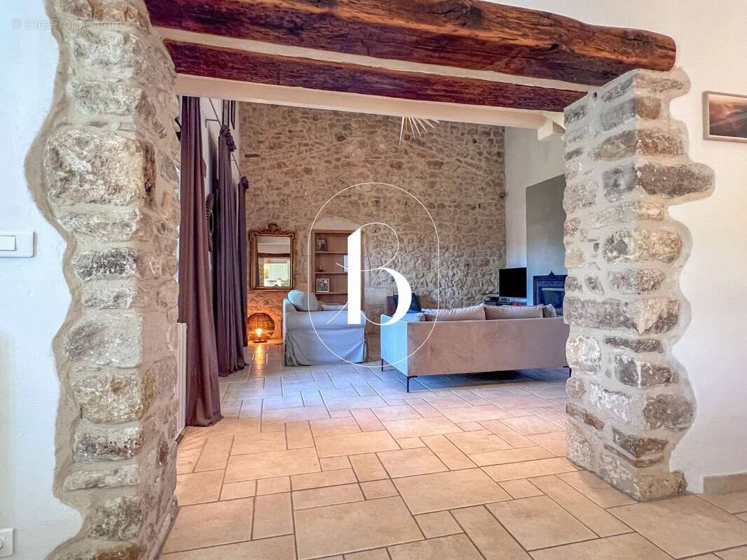 Maison à GOUDARGUES