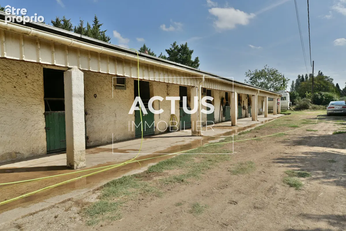 Bien immobilier à vendre à Grans (13450) - photo 1