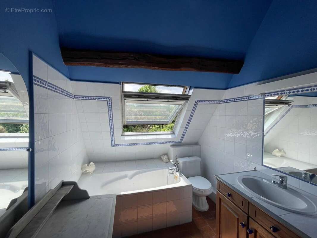 Maison à CORMEILLES