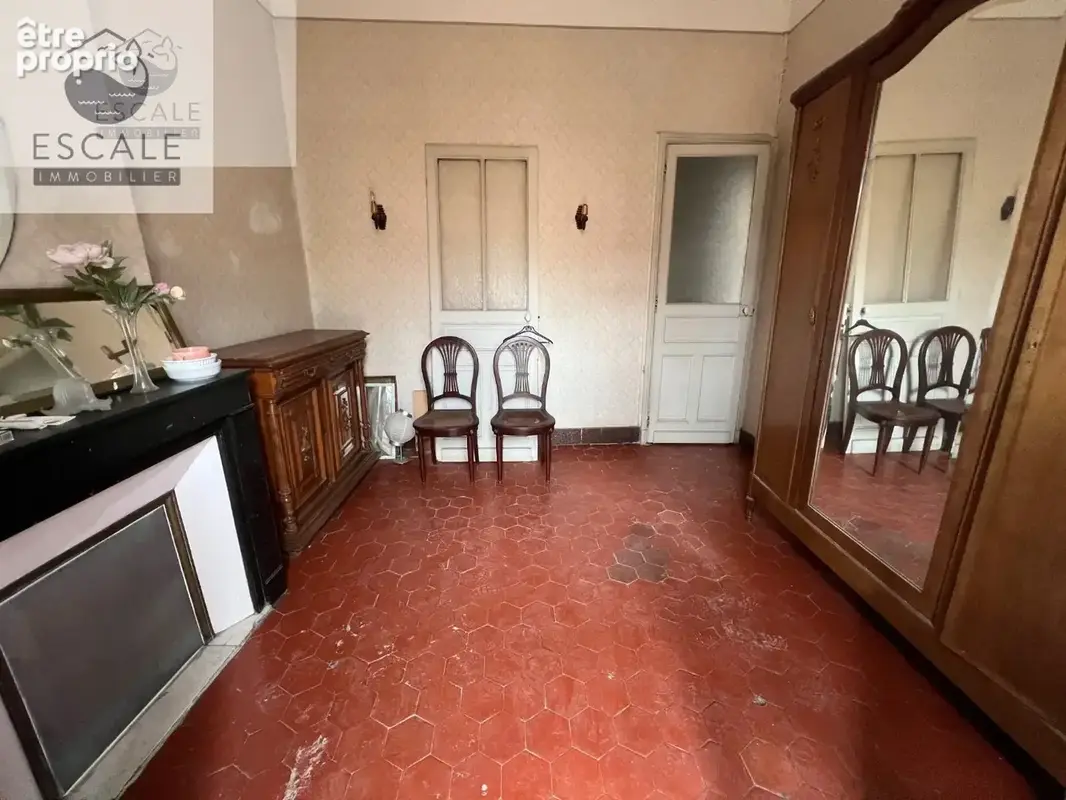 Vente grand type 3 haussmannien en coeur de ville a sete - photo 8