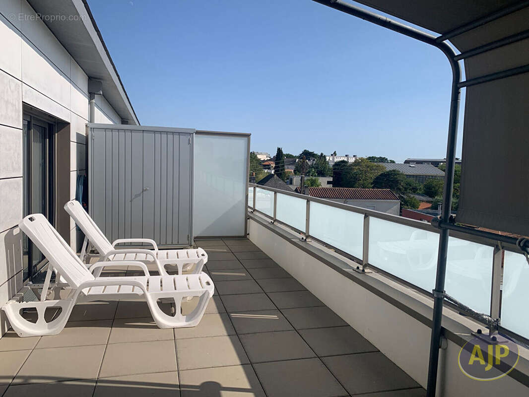 ST SEBASTIEN, T5 105 m² et 2 Garages - photo 2