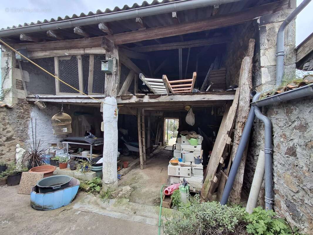 Maison à AVAILLES-LIMOUZINE