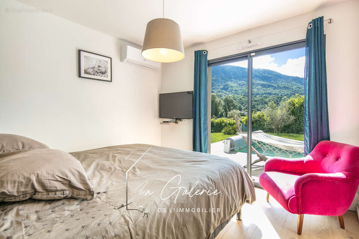 Maison à VAULNAVEYS-LE-HAUT