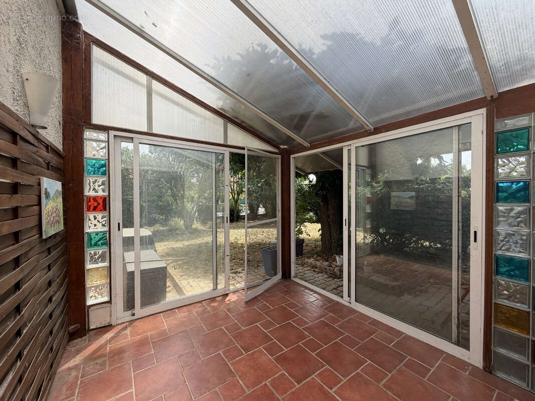 LEGUEVIN : Maison de ville 4 pièces avec garage et jardin - photo 6