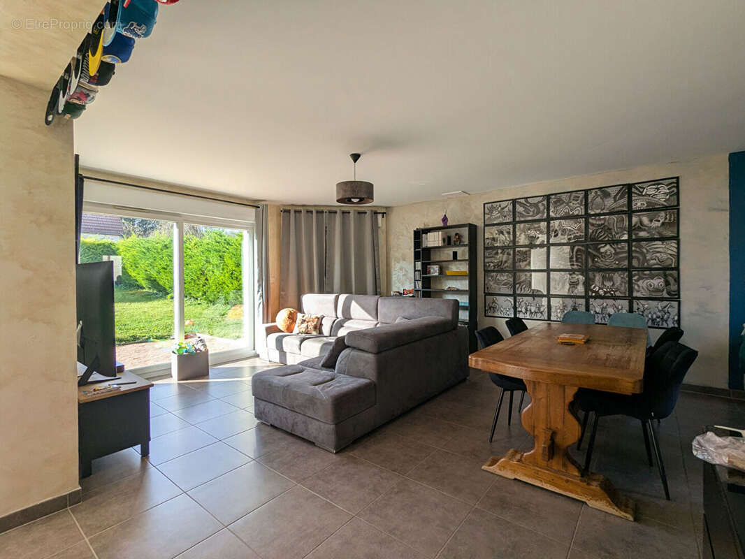 Maison à NORGES-LA-VILLE