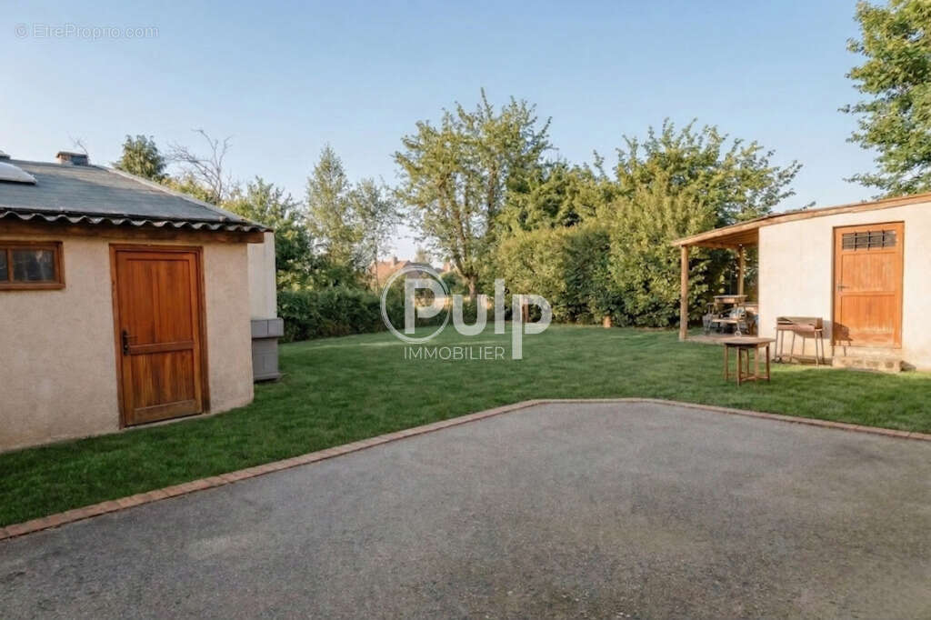 Maison à NEUVILLE-EN-FERRAIN