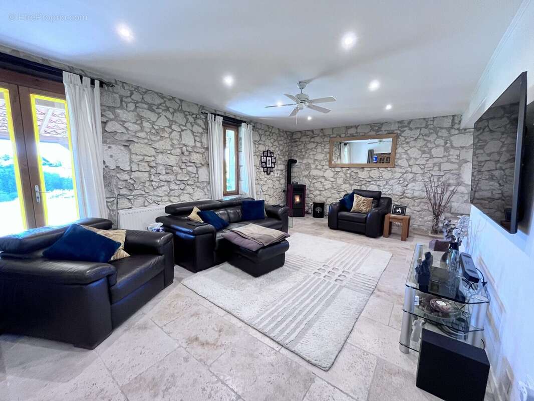 Maison à PARDAILLAN