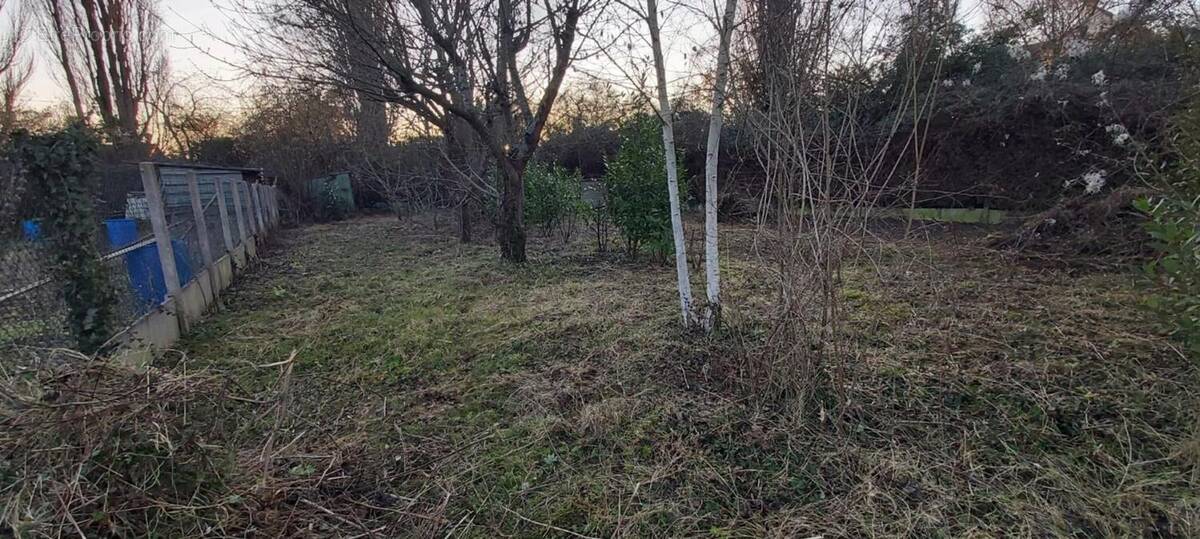Terrain à VAUX-SUR-SEINE