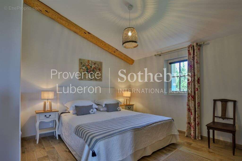 Maison à PERNES-LES-FONTAINES