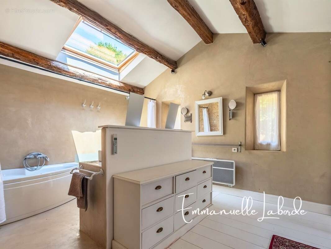 Propriété en pierre avec maison d’amis, piscine et 2,5 hectares LALINDE (24) - photo 10